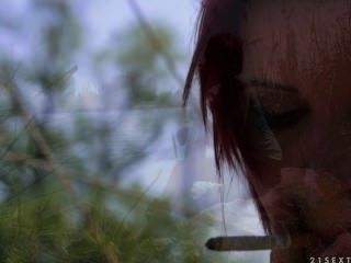 धूम्रपान बुत लड़की