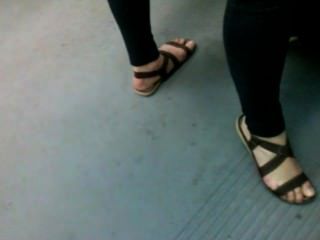 मेट्रो में अच्छा पैर