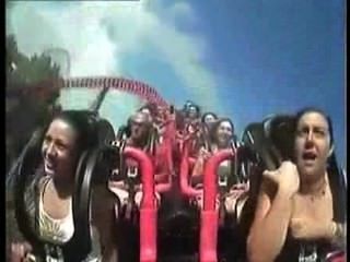tittty rollercoaster पर बाहर popping